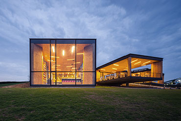 品質(zhì)、服務(wù)和品牌，鋁合金門(mén)窗企業(yè)需要逐步推進(jìn)